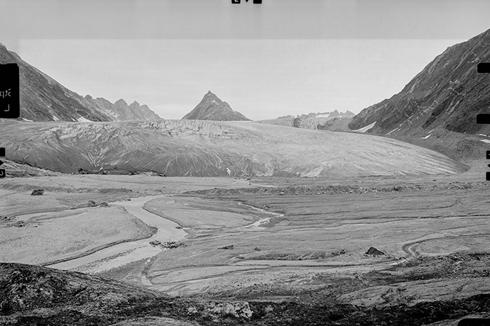 The Tunu Glacier in 1933.